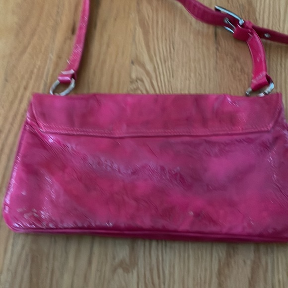 Bright fuchsia color shoulder bag - Picture 3 of 10